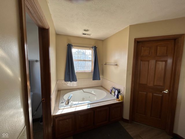 11723 Crab Apple Road, Indianapolis, IN 46239