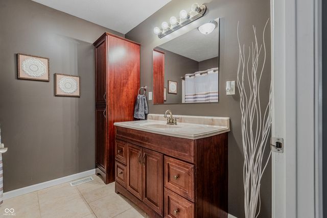 6370 W State Road 46, Columbus, IN 47201