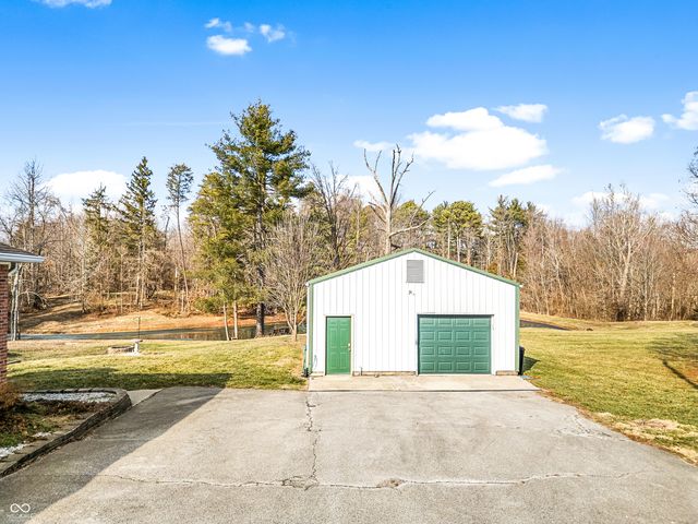 6370 W State Road 46, Columbus, IN 47201