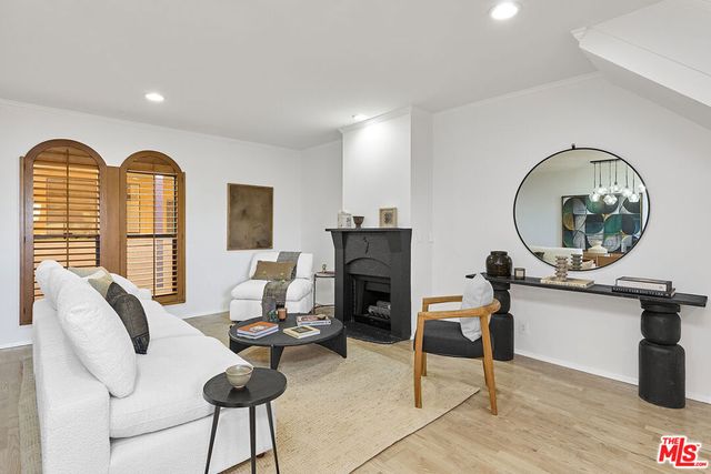 828 N Hudson Avenue 214, Los Angeles, CA 90038