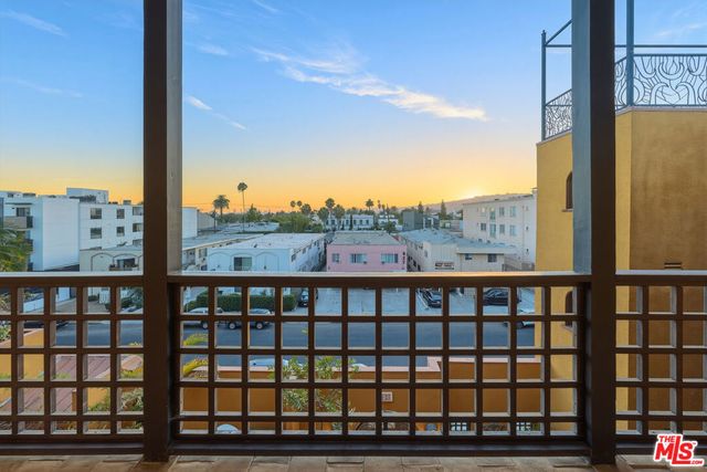 828 N Hudson Avenue 214, Los Angeles, CA 90038