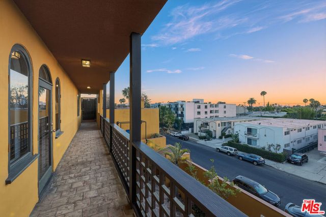 828 N Hudson Avenue 214, Los Angeles, CA 90038