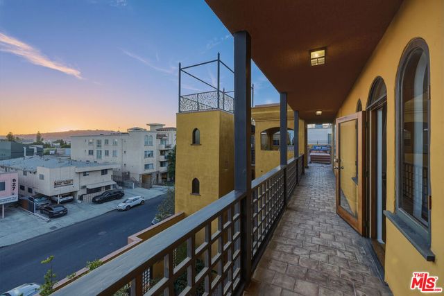 828 N Hudson Avenue 214, Los Angeles, CA 90038