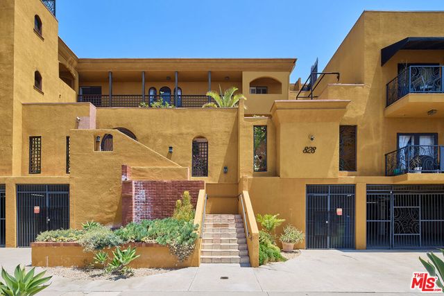 828 N Hudson Avenue 214, Los Angeles, CA 90038