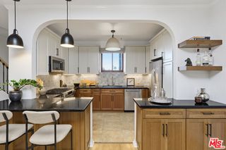 828 N Hudson Avenue 214, Los Angeles, CA 90038