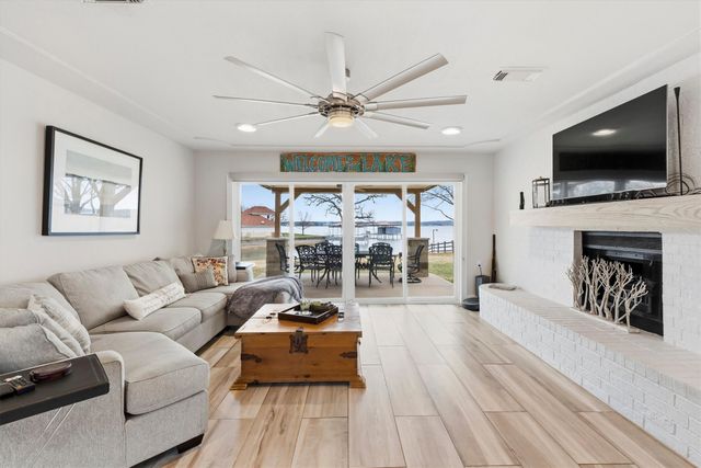 11160 Stanfield Road, Azle, TX 76020