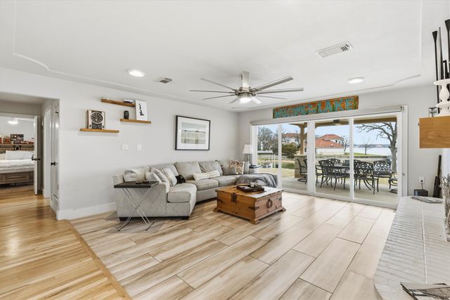 11160 Stanfield Road, Azle, TX 76020