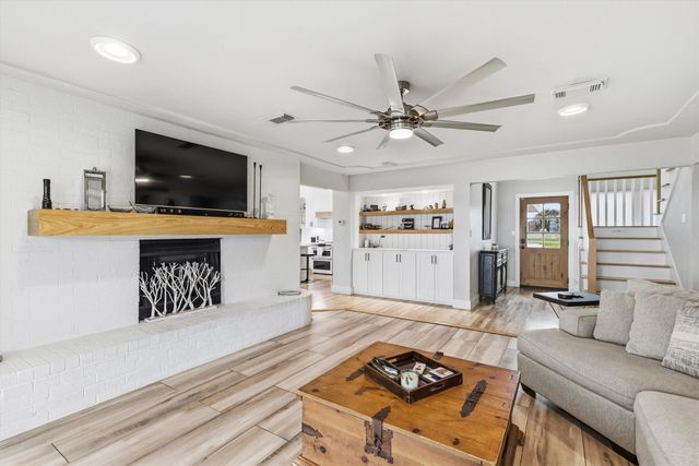 11160 Stanfield Road, Azle, TX 76020