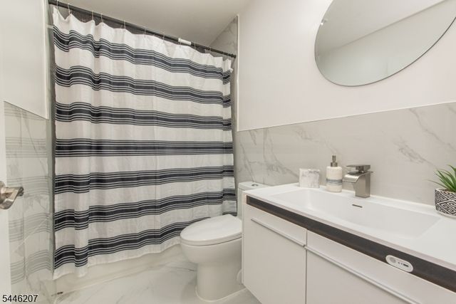 24 Van Pelt Pl B, Little Falls Twp., NJ 07424