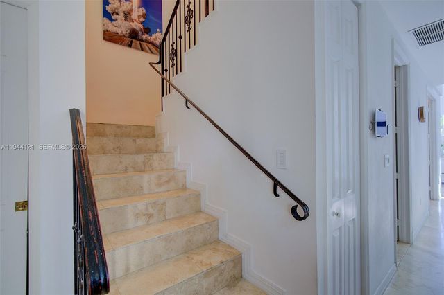 4867 Ponce De Leon Blvd A, Coral Gables, FL 33146