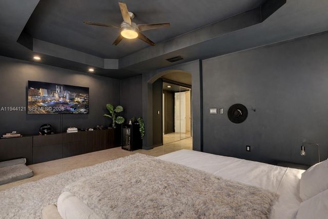 4867 Ponce De Leon Blvd A, Coral Gables, FL 33146