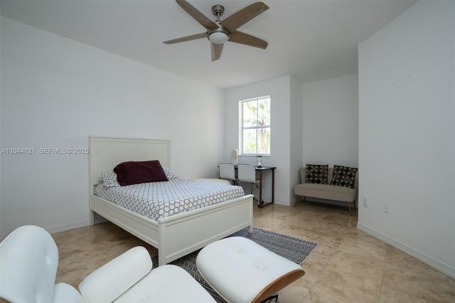 4867 Ponce De Leon Blvd A, Coral Gables, FL 33146