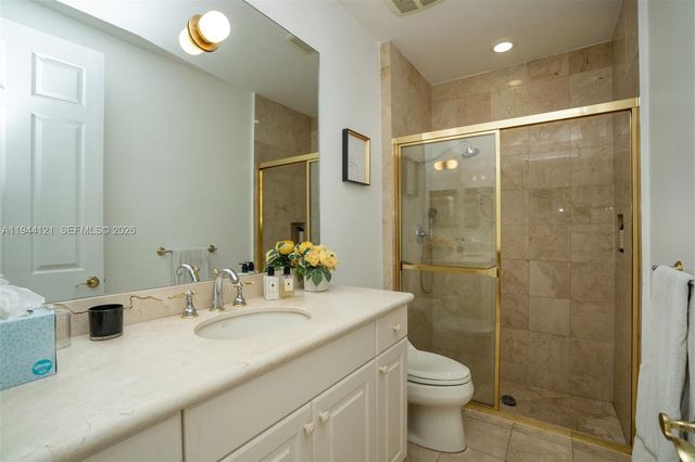 4867 Ponce De Leon Blvd A, Coral Gables, FL 33146