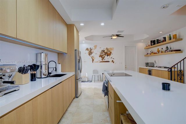 4867 Ponce De Leon Blvd A, Coral Gables, FL 33146