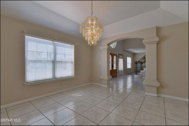 573 BLUFF CANYON Circle, El Paso, TX 79912