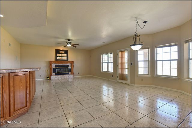 573 BLUFF CANYON Circle, El Paso, TX 79912