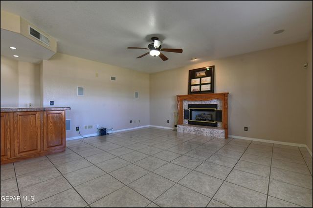 573 BLUFF CANYON Circle, El Paso, TX 79912
