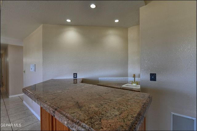 573 BLUFF CANYON Circle, El Paso, TX 79912