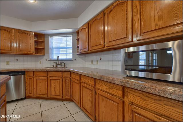 573 BLUFF CANYON Circle, El Paso, TX 79912