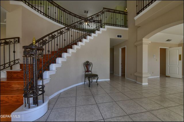 573 BLUFF CANYON Circle, El Paso, TX 79912