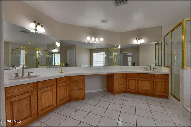 573 BLUFF CANYON Circle, El Paso, TX 79912