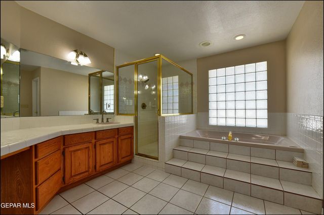 573 BLUFF CANYON Circle, El Paso, TX 79912