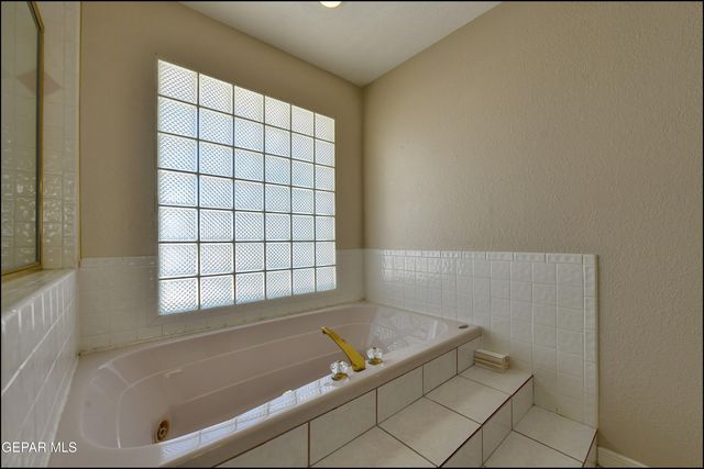 573 BLUFF CANYON Circle, El Paso, TX 79912