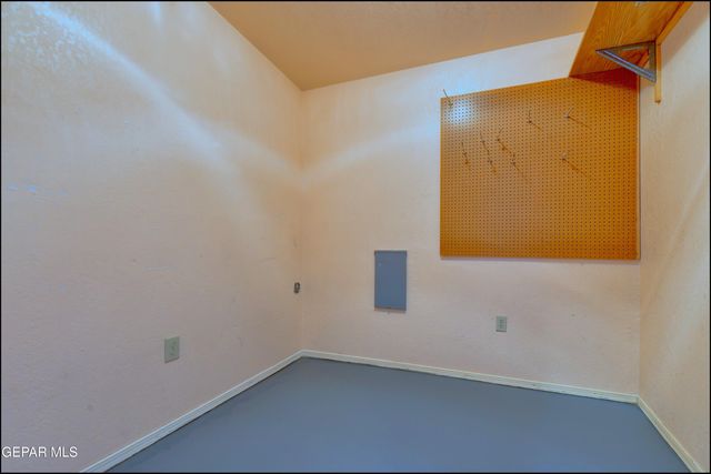 573 BLUFF CANYON Circle, El Paso, TX 79912