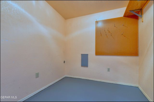 573 BLUFF CANYON Circle, El Paso, TX 79912