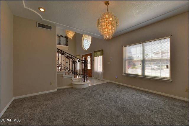 573 BLUFF CANYON Circle, El Paso, TX 79912