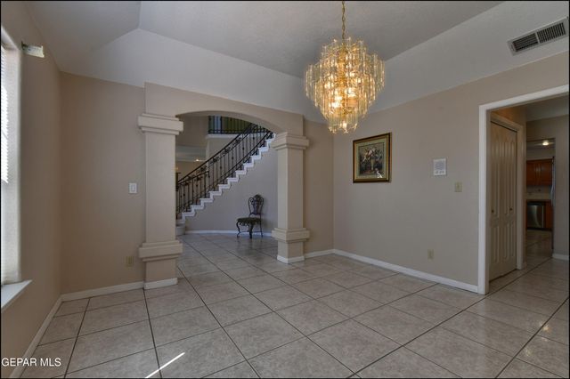 573 BLUFF CANYON Circle, El Paso, TX 79912