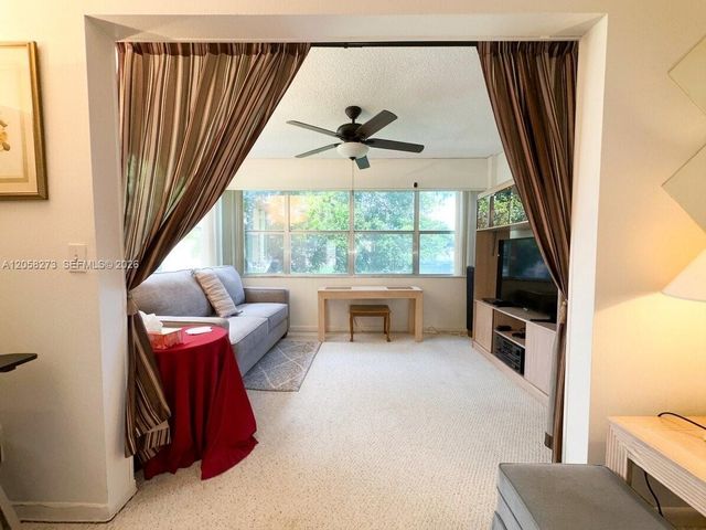 9801 Sunrise Lakes Blvd 203, Sunrise, FL 33322