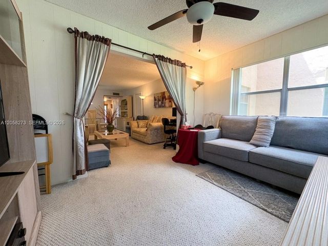 9801 Sunrise Lakes Blvd 203, Sunrise, FL 33322