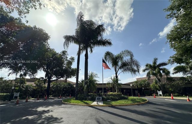 9801 Sunrise Lakes Blvd 203, Sunrise, FL 33322
