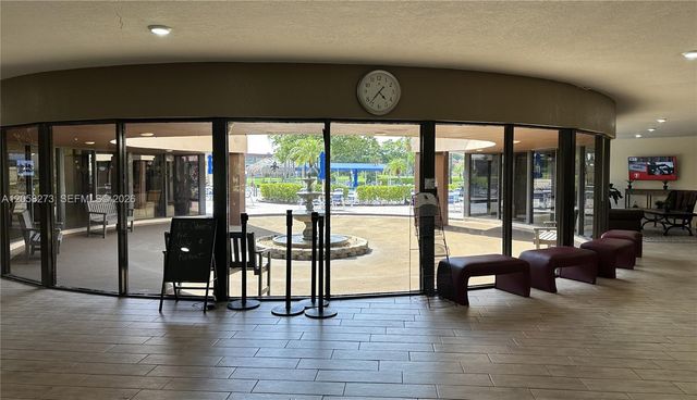 9801 Sunrise Lakes Blvd 203, Sunrise, FL 33322