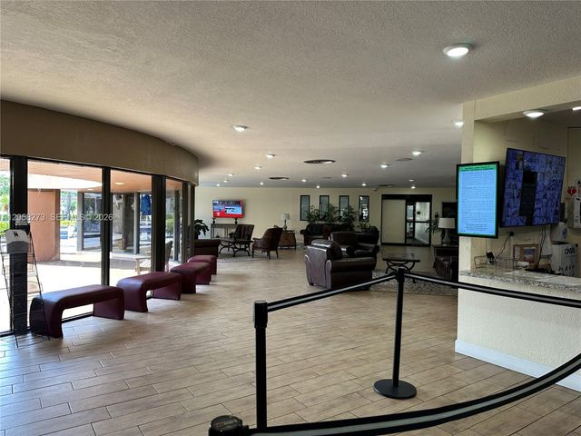 9801 Sunrise Lakes Blvd 203, Sunrise, FL 33322