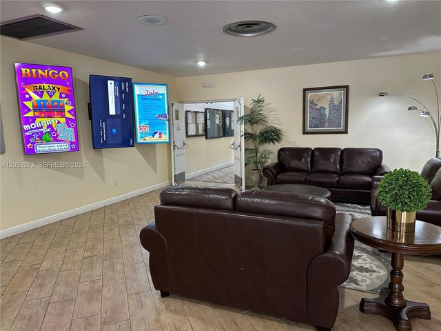 9801 Sunrise Lakes Blvd 203, Sunrise, FL 33322