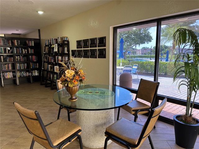 9801 Sunrise Lakes Blvd 203, Sunrise, FL 33322