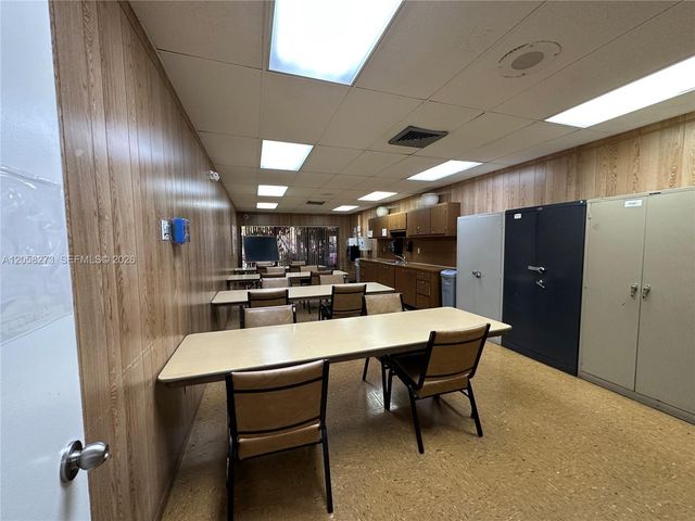 9801 Sunrise Lakes Blvd 203, Sunrise, FL 33322