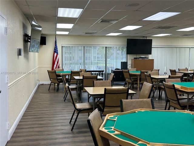 9801 Sunrise Lakes Blvd 203, Sunrise, FL 33322