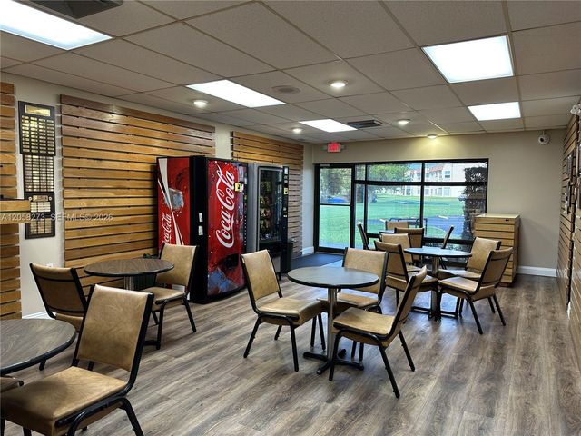 9801 Sunrise Lakes Blvd 203, Sunrise, FL 33322