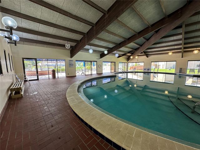 9801 Sunrise Lakes Blvd 203, Sunrise, FL 33322