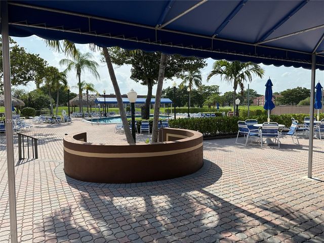 9801 Sunrise Lakes Blvd 203, Sunrise, FL 33322