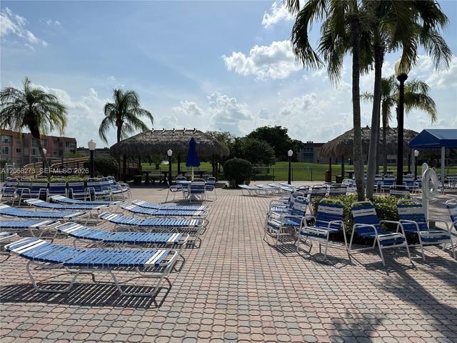 9801 Sunrise Lakes Blvd 203, Sunrise, FL 33322