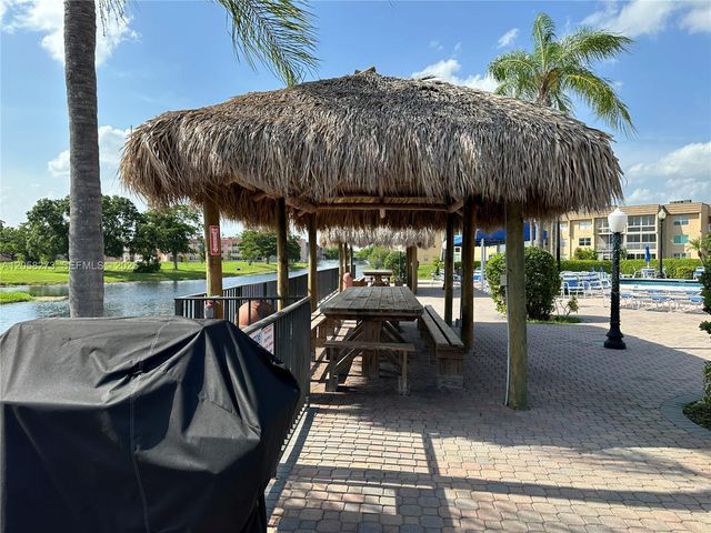 9801 Sunrise Lakes Blvd 203, Sunrise, FL 33322
