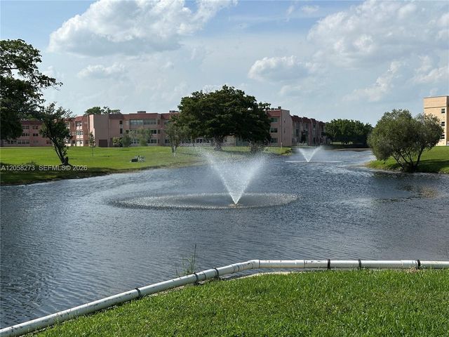 9801 Sunrise Lakes Blvd 203, Sunrise, FL 33322