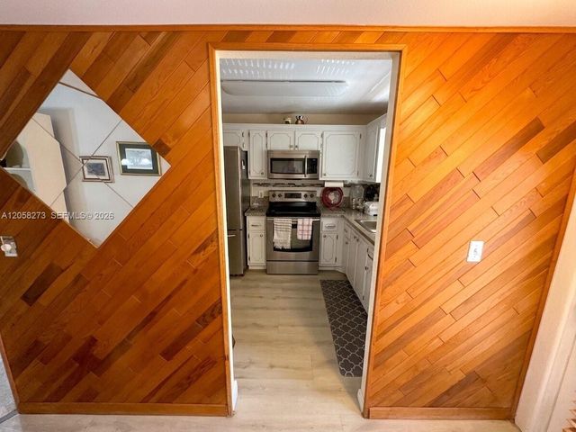 9801 Sunrise Lakes Blvd 203, Sunrise, FL 33322