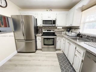 9801 Sunrise Lakes Blvd 203, Sunrise, FL 33322