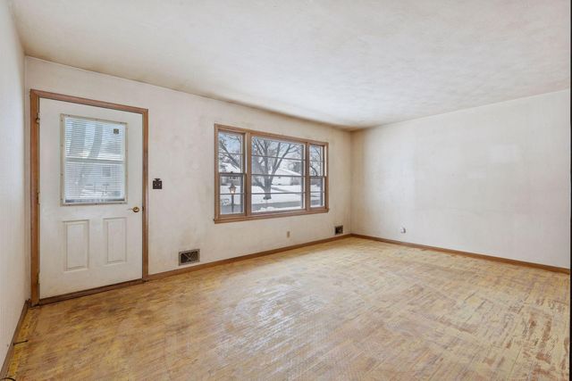 6216 Ridge Drive, Woodbury, MN 55125