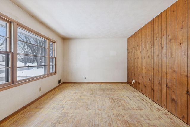 6216 Ridge Drive, Woodbury, MN 55125